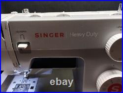 Nice Previoulsy Owned SINGER Model 5554 Heavy Duty Sewing Machine