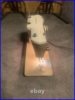 SINGER 401A Sewing Machine Professionally Serviced Slant-O-Matic Heavy Duty