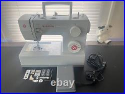 SINGER 4411 Heavy Duty 120W Portable Sewing Machine In Original Packaging