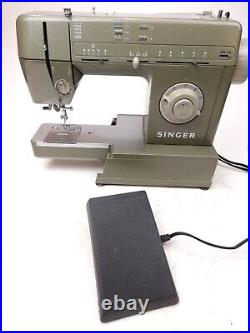 SINGER HD110-C Heavy Duty Sewing Machine With Foot Pedal TESTED / WORKING