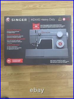 Singer Heavy Duty Sewing Machine Classic 44S Full Metal Frame New Sealed