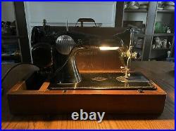 Singer Model 15-91 Heavy Duty Vintage Sewing Machine Gear Driven Bentwood Case