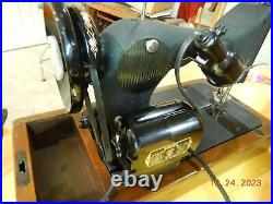 Vintage Heavy Duty Small Singer 128 Sewing Machine, Bentwood Case, Wrinkle