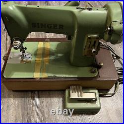 Vintage Singer RFJ8-8 Green Portable Heavy Duty Sewing Machine &Case, Works great
