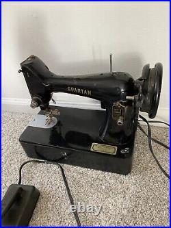 Vtg Heavy Duty Small Singer Sewing Machine Spartan 192K Tested w pedal & Light